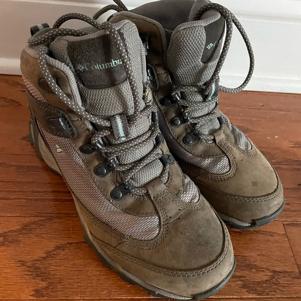 Columbia Hiking Boots Grey Size 8.5